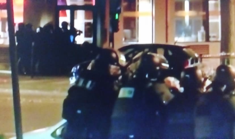 Swat team outside Le Bataclan