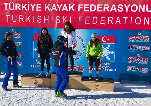 Aanchal Thakur. India's first International Medal in Ski competition. Photo by the official Aanchal Thakur's Instagram account.