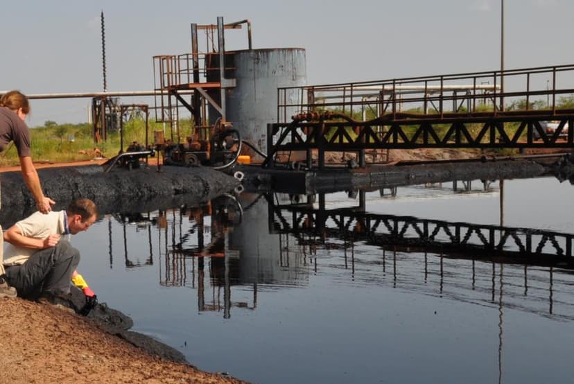 NGO Sign of Hope shows, based on scientific research and analysis, that the oil industry in the state of Unity (South Sudan) pollutes the drinking water and people are poisoned with heavy metals. Photo by: Sign of Hope.
