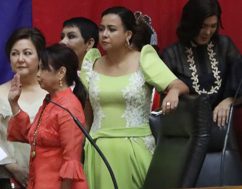 The oath of former President and Pampanga Representative Gloria Macapagal Arroyo (second from the right) as new House Speaker at the House of the Representative at the Bantasan Hills in Quezon City on July 23, 2018, Philippines. Photo by: Avito C. Dalan for the Philippine News Agency.