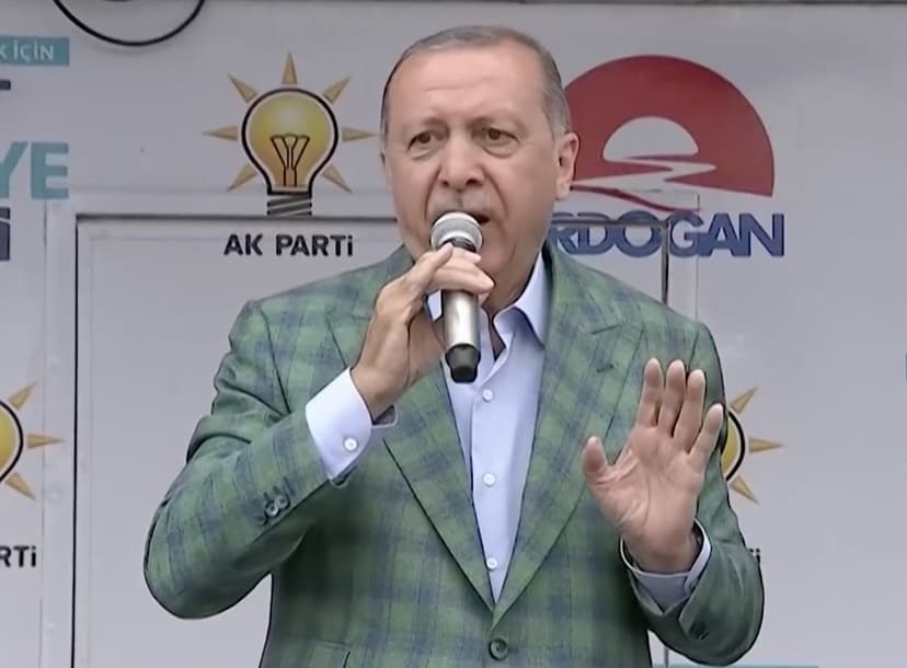 AKP presidential candidate, Erdogan holding his last rally in İstanbul before the 2018 election. Photo by VOA.