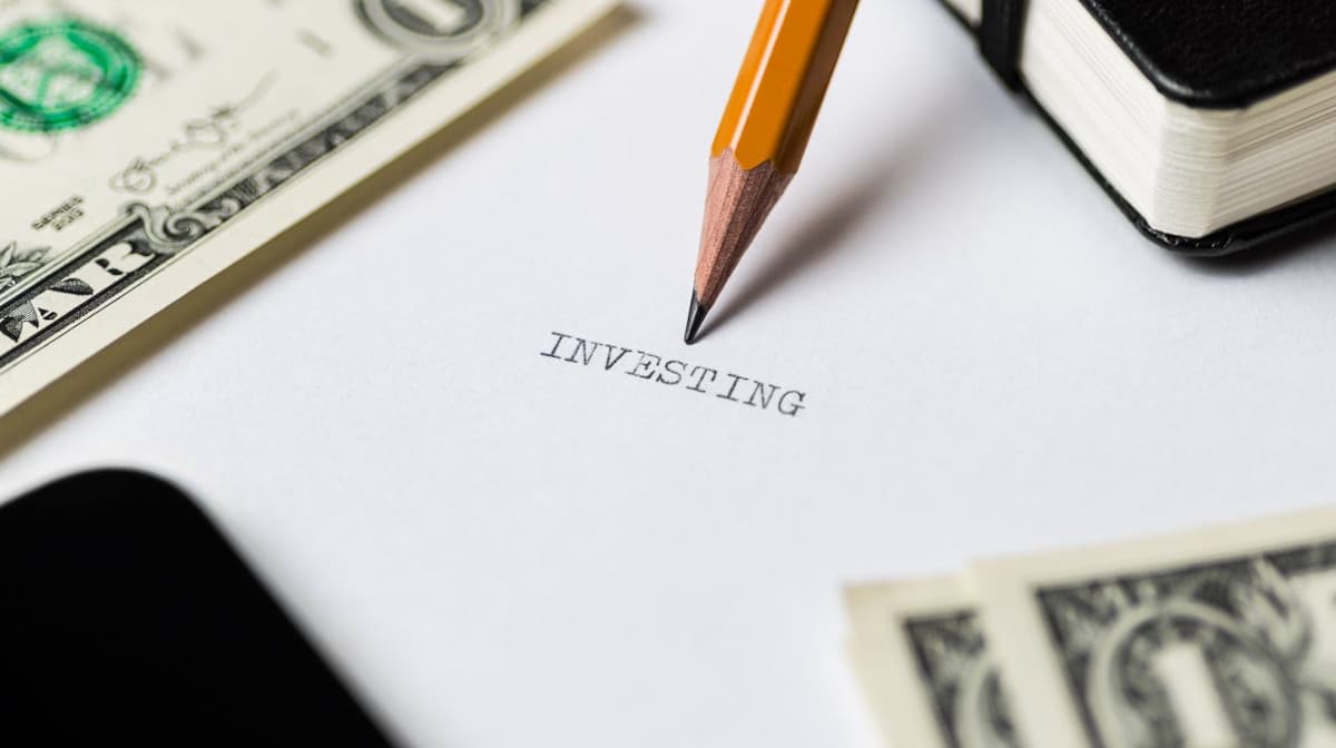 BRT Realty Trust  And 3 Other Stocks Have High Sales Growth And An Above 3% Return on Equity