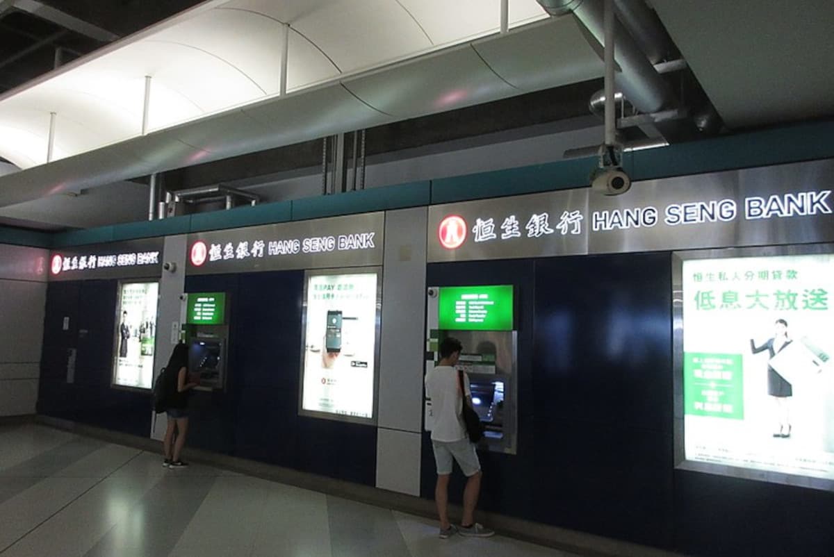 HANG SENG INDEX Went Down By Over 5% In The Last 21 Sessions