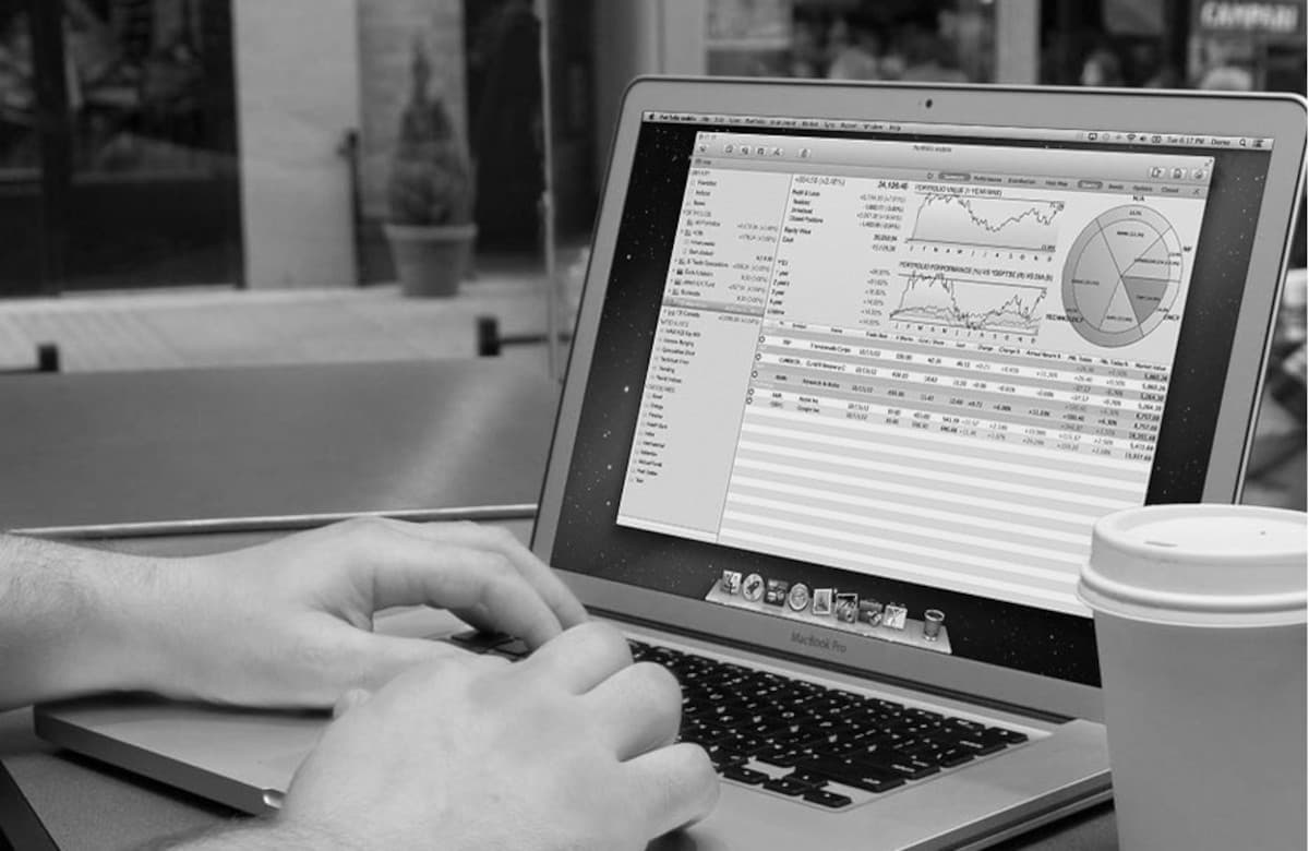 NYSE FANG Went Down By Over 5% In The Last 21 Sessions