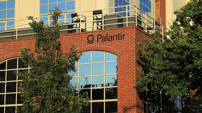 Palantir  And 3 Other Stocks Have High Sales Growth And An Above 3% Return on Equity