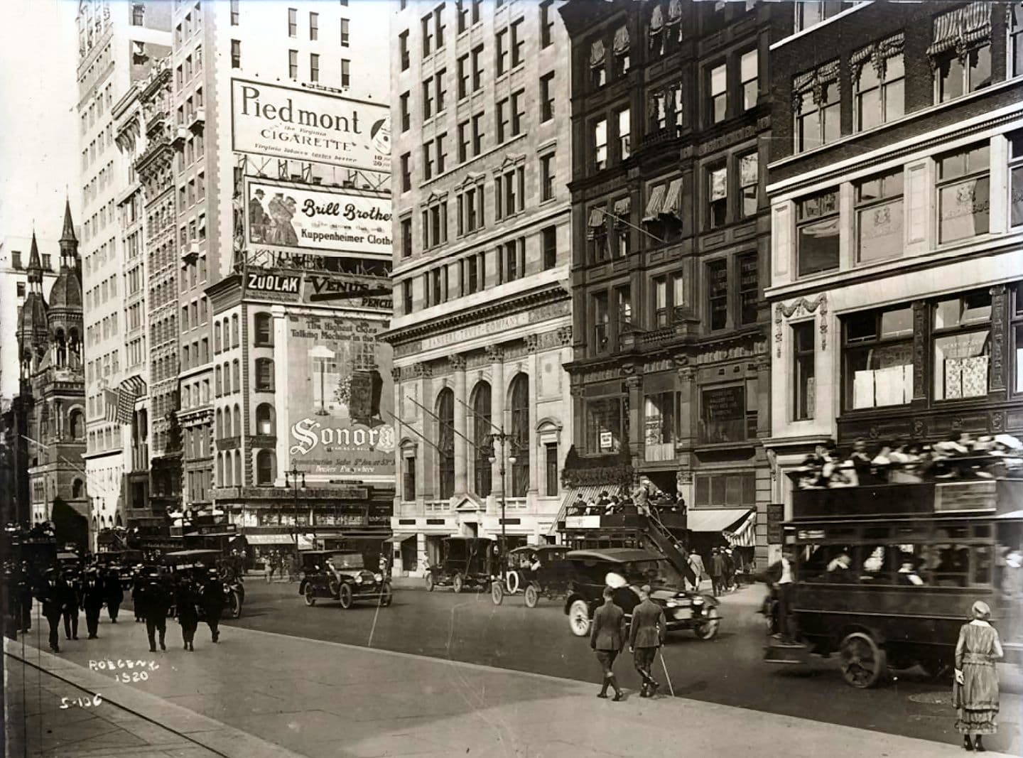 FibroGen Stock Plummets 27% In Recent 21 Sessions, Investors Wary