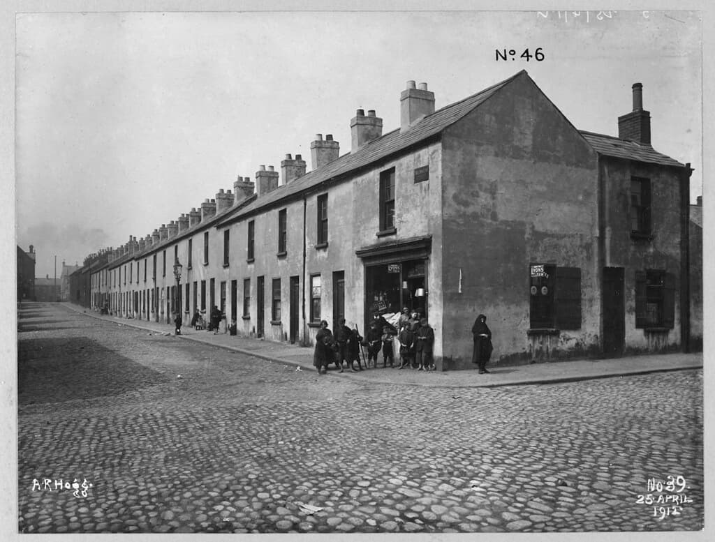 Riot Blockchain Stock Plummets 31% In 21 Sessions - Is It A Buy?